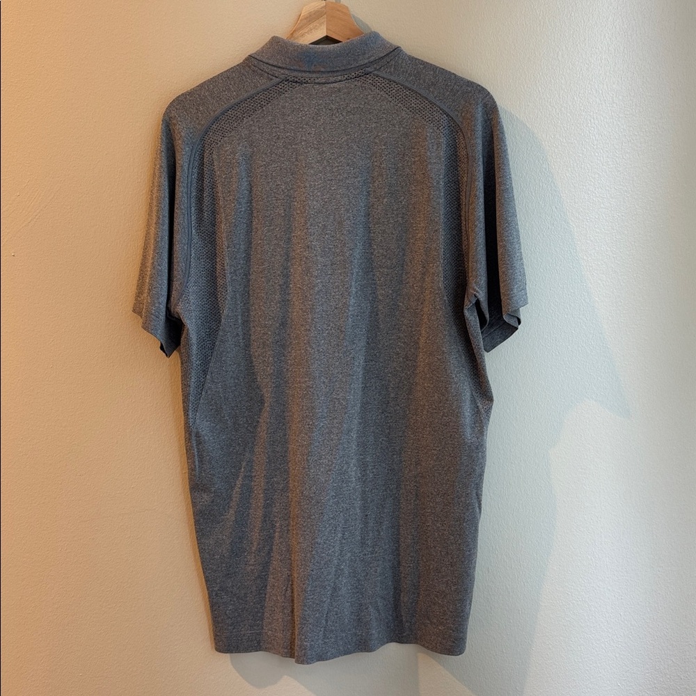 Men’s Lululemon Metal Tech Vent Grey Polo - Picture 2 of 2